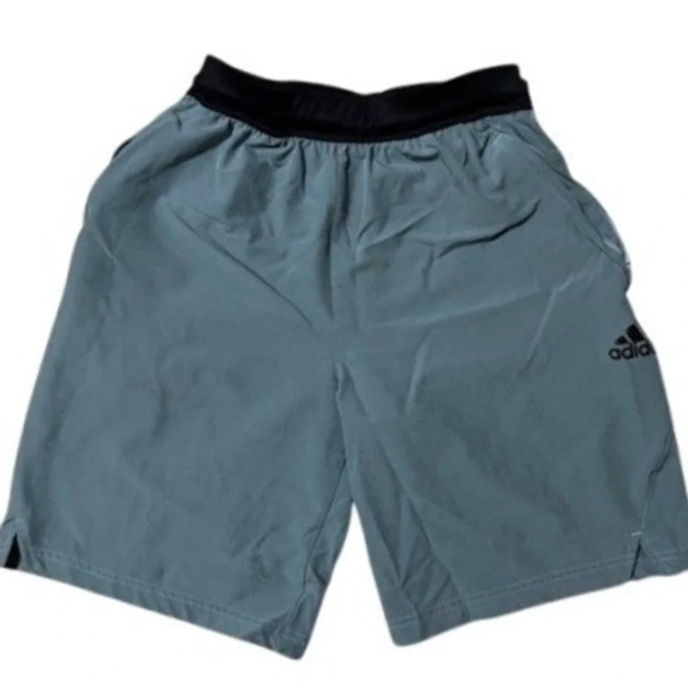 Adidas Mens Grey Athletic Training Shorts Zipper Pockets Elastic Waist‎ Size M